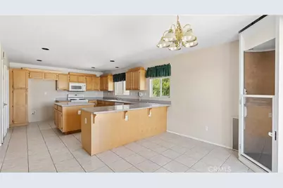 5739 Avenida Entrada, Palmdale, CA 93551 - Photo 15