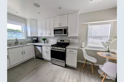 23130 Victory, Woodland Hills, CA 91367 - Photo 7