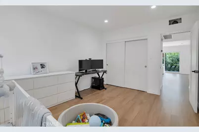 1015 N Michillinda #302, Pasadena, CA 91107 - Photo 17