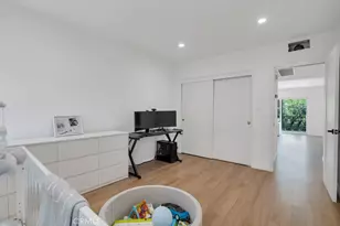 1015 N Michillinda, Pasadena, CA 91107 - Photo 17