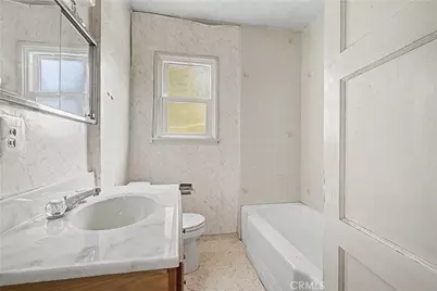 8408 Keokuk Avenue, Winnetka, CA 91306 - Photo 5