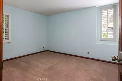 24537 Peachland Avenue, Newhall, CA 91321 - Photo 27