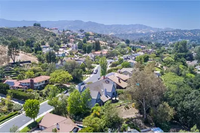 24537 Peachland Avenue, Newhall, CA 91321 - Photo 13