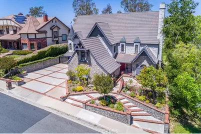 24537 Peachland Avenue, Newhall, CA 91321 - Photo 3