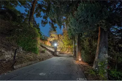 9925 Shadow Hills, Sunland, CA 91040 - Photo 11
