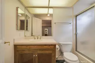 4200 Gayle Dr, Tarzana, CA 91356 - Photo 25