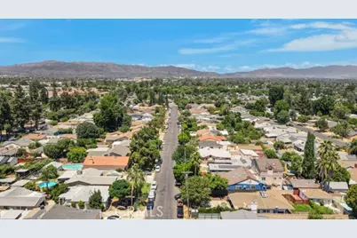 7434 Nestle, Reseda, CA 91335 - Photo 43