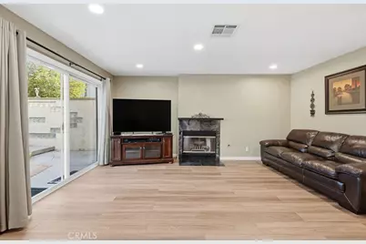 2130 Sunswept, Lancaster, CA 93536 - Photo 11