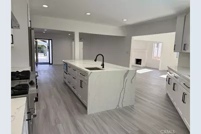 5527 Beckford Avenue, Tarzana, CA 91356 - Photo 11