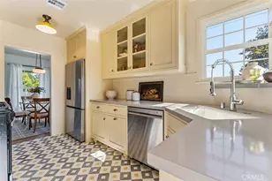 6525 Ruffner Ave, Lake Balboa, CA 91406 - Photo 9