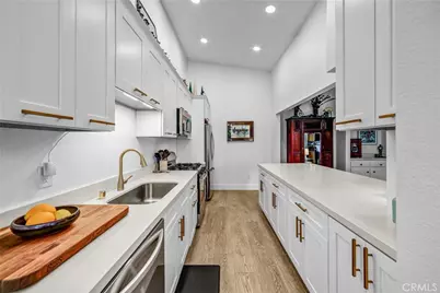 5805 Whitsett Avenue #201, Valley Village, CA 91607 - Photo 15