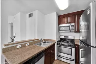 5535 Canoga, Woodland Hills, CA 91367 - Photo 5