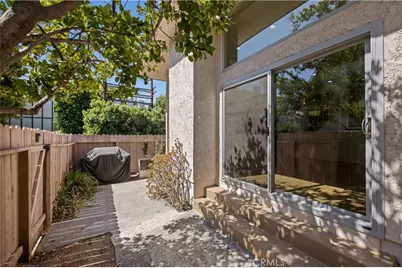 17943 Magnolia Boulevard #16, Encino, CA 91316 - Photo 3