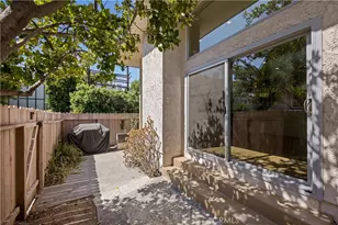 17943 Magnolia Blvd, Encino, CA 91316 - Photo 3