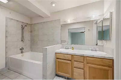 17943 Magnolia Boulevard #16, Encino, CA 91316 - Photo 19