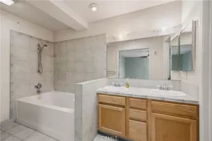 17943 Magnolia Blvd, Encino, CA 91316 - Photo 19