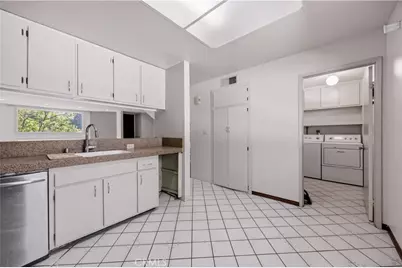 17943 Magnolia Boulevard #16, Encino, CA 91316 - Photo 13