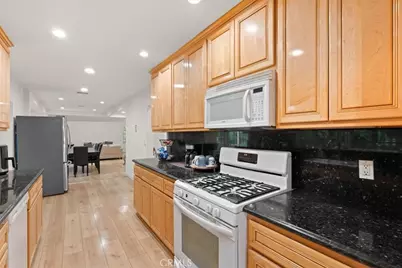 9755 Noble Ave, North Hills, CA 91343 - Photo 13
