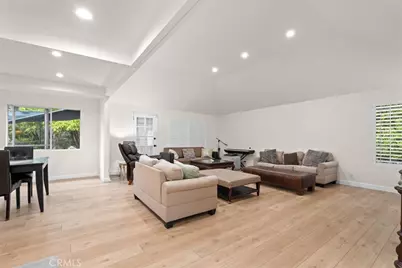 9755 Noble Ave, North Hills, CA 91343 - Photo 7