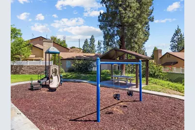 22935 Banyan #277, Saugus, CA 91390 - Photo 7