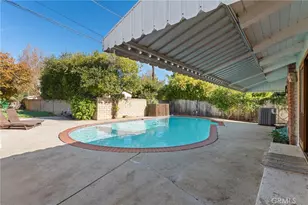 22727 Collins St, Woodland Hills, CA 91367 - Photo 23