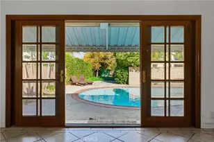 22727 Collins St, Woodland Hills, CA 91367 - Photo 21