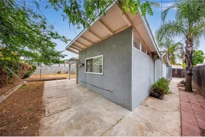 7421 Ostrom Avenue, Van Nuys, CA 91406 - Photo 17