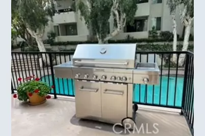 5325 Newcastle #330, Encino, CA 91316 - Photo 9