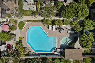 13925 Riverside Dr, Sherman Oaks, CA 91423 - Photo 17