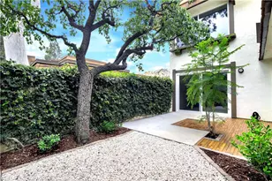 22210 James Alan Cir, Chatsworth, CA 91311 - Photo 17