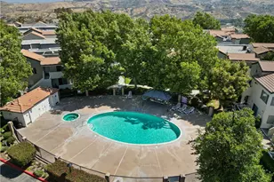 21346 Nandina, Newhall, CA 91321 - Photo 29