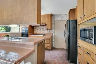 10600 Garden Grove, Porter Ranch, CA 91326 - Photo 15