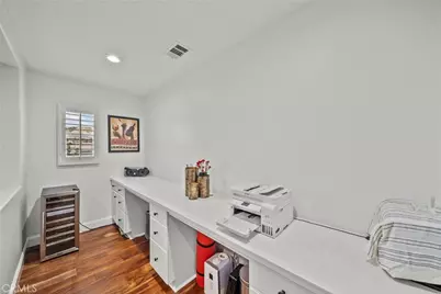 28502 Agajanian, Saugus, CA 91390 - Photo 33