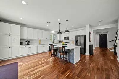 28502 Agajanian, Saugus, CA 91390 - Photo 17