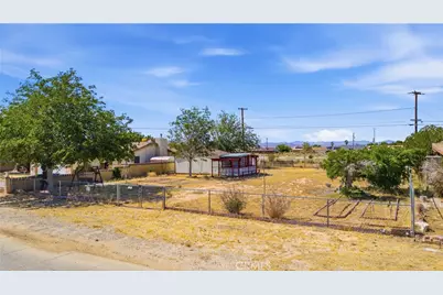 9173 Aspen, California City, CA 93505 - Photo 37