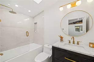 22263 Flanco, Woodland Hills, CA 91364 - Photo 47