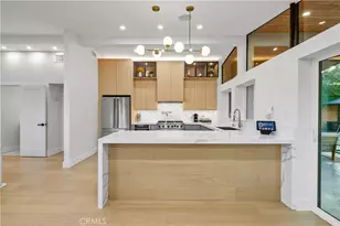 22263 Flanco, Woodland Hills, CA 91364 - Photo 31