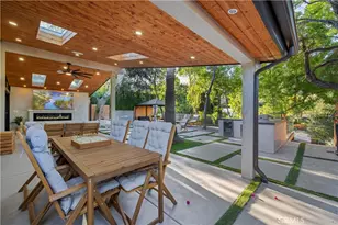 22263 Flanco, Woodland Hills, CA 91364 - Photo 15