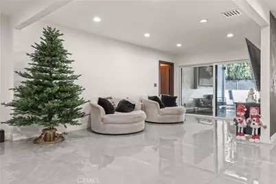2240 N Parish, Burbank, CA 91504 - Photo 11