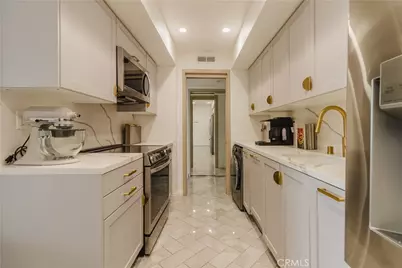 7250 Franklin Avenue #1008, Los Angeles, CA 90046 - Photo 9