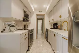 7250 Franklin Ave, Los Angeles, CA 90046 - Photo 9
