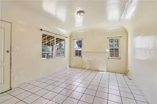7315 Woodley, Van Nuys, CA 91406 - Photo 5