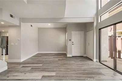 6323 Reseda Boulevard #2, Tarzana, CA 91335 - Photo 3