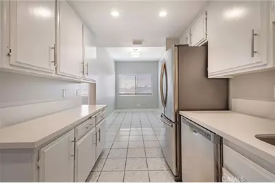 6323 Reseda Boulevard #2, Tarzana, CA 91335 - Photo 7