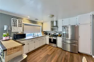 16035 Circle Diamond Rd, Los Angeles, CA 91342 - Photo 11