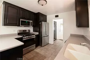 19808 Londelius St, Northridge, CA 91324 - Photo 11