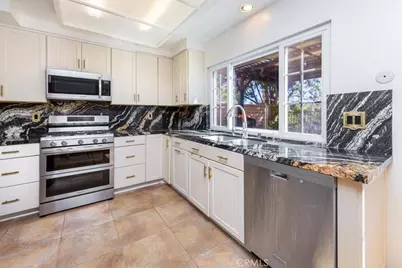 21820 Peppercorn Drive, Saugus, CA 91350 - Photo 13