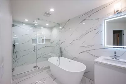 5333 Zelzah Avenue #102, Encino, CA 91316 - Photo 9