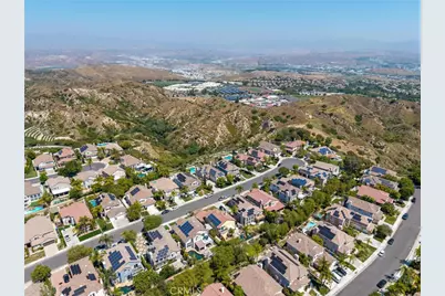 26044 Bates Place, Stevenson Ranch, CA 91381 - Photo 17