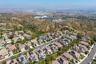 26044 Bates Pl, Stevenson Ranch, CA 91381 - Photo 17